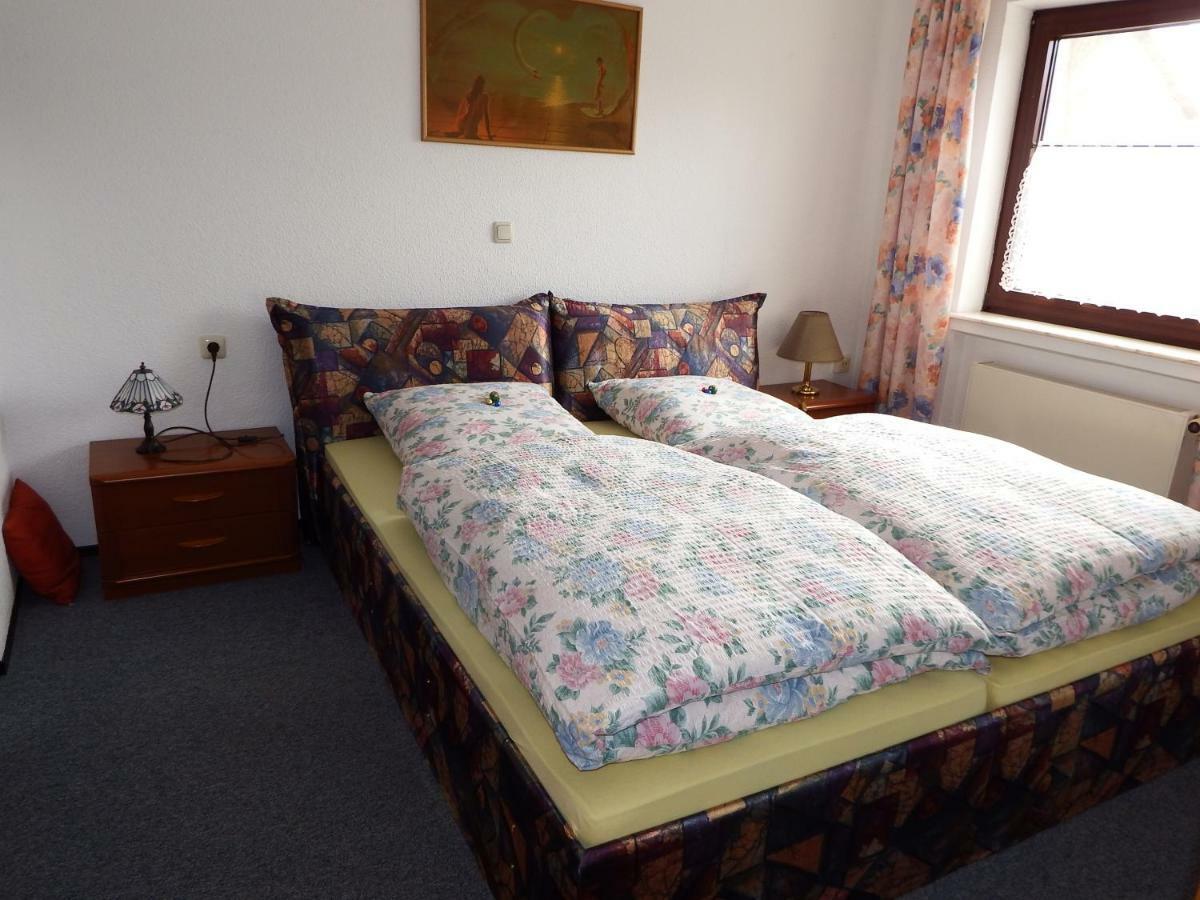 Nette Ferienwohnung Mit Eigenem Eingang Und Sonnenterrasse Idstein Bagian luar foto