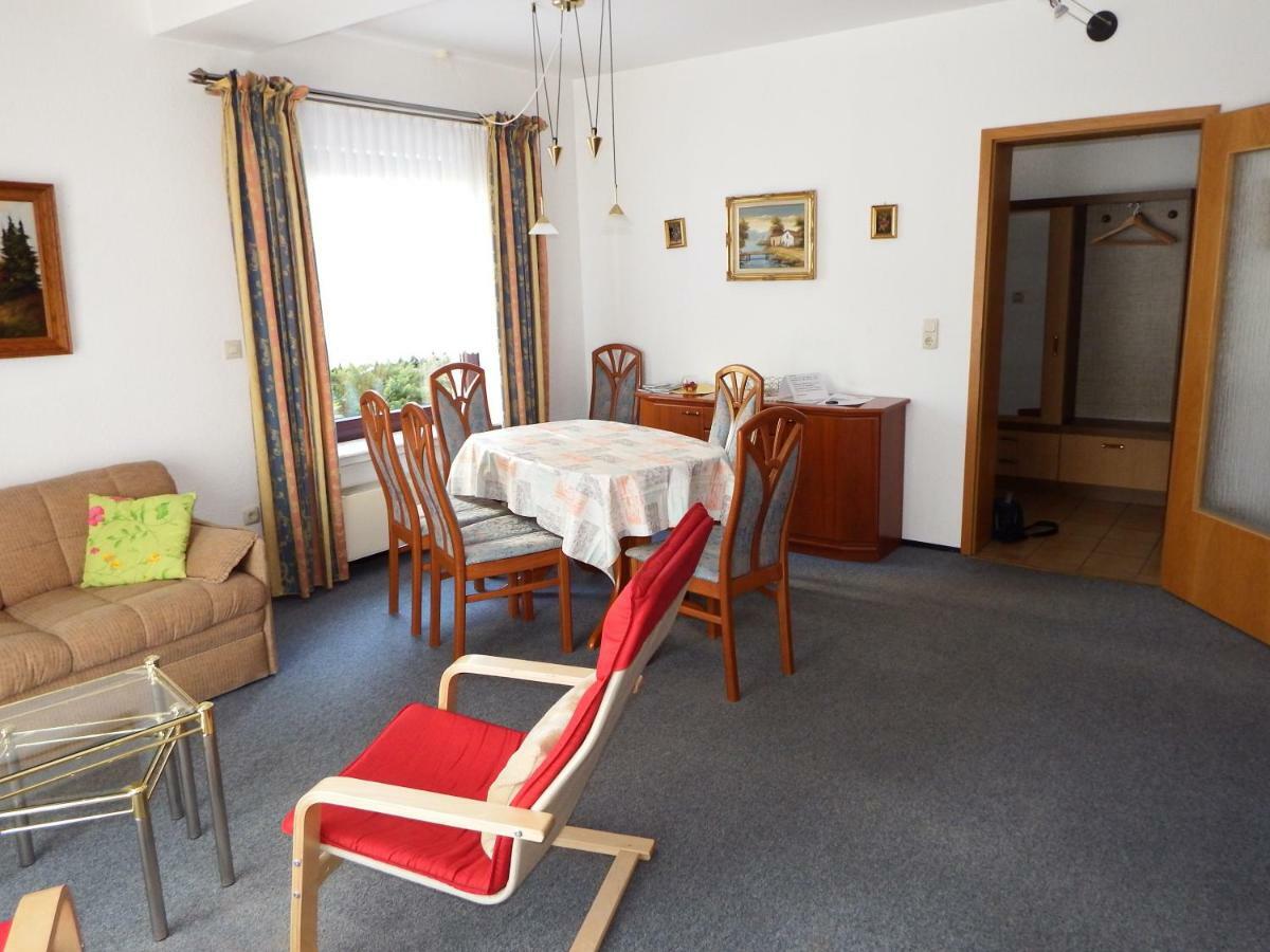 Nette Ferienwohnung Mit Eigenem Eingang Und Sonnenterrasse Idstein Bagian luar foto